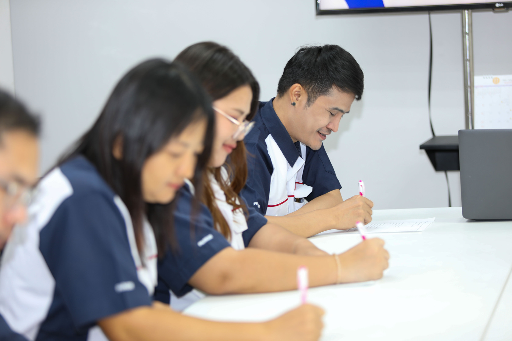 นโยบายสิทธิมนุษยชน